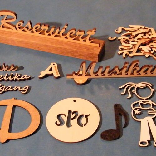 Buchstaben, Schriftzüge, Konturschnitte